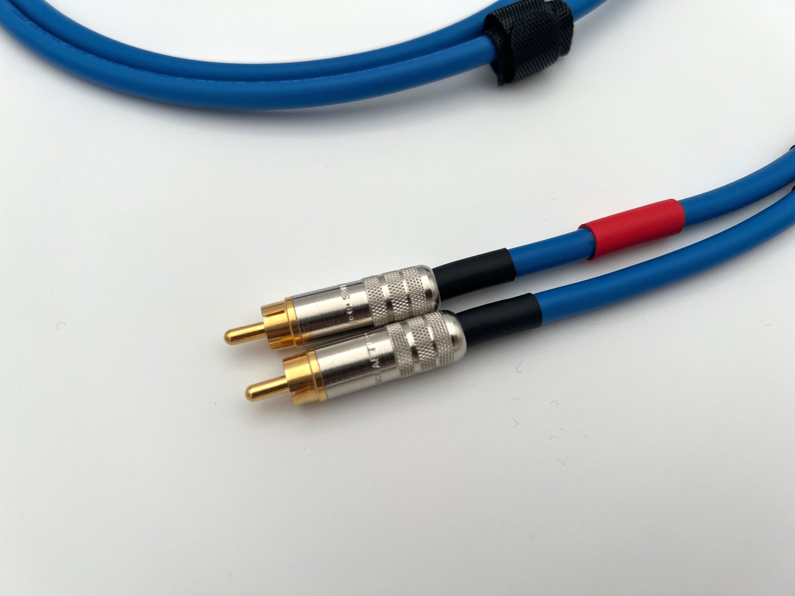 Belden 1505F Stereopaar mit Switchcraft RCA-Steckern