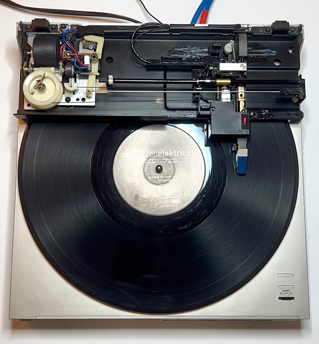 Plattenspieler-Wartung und Reparatur