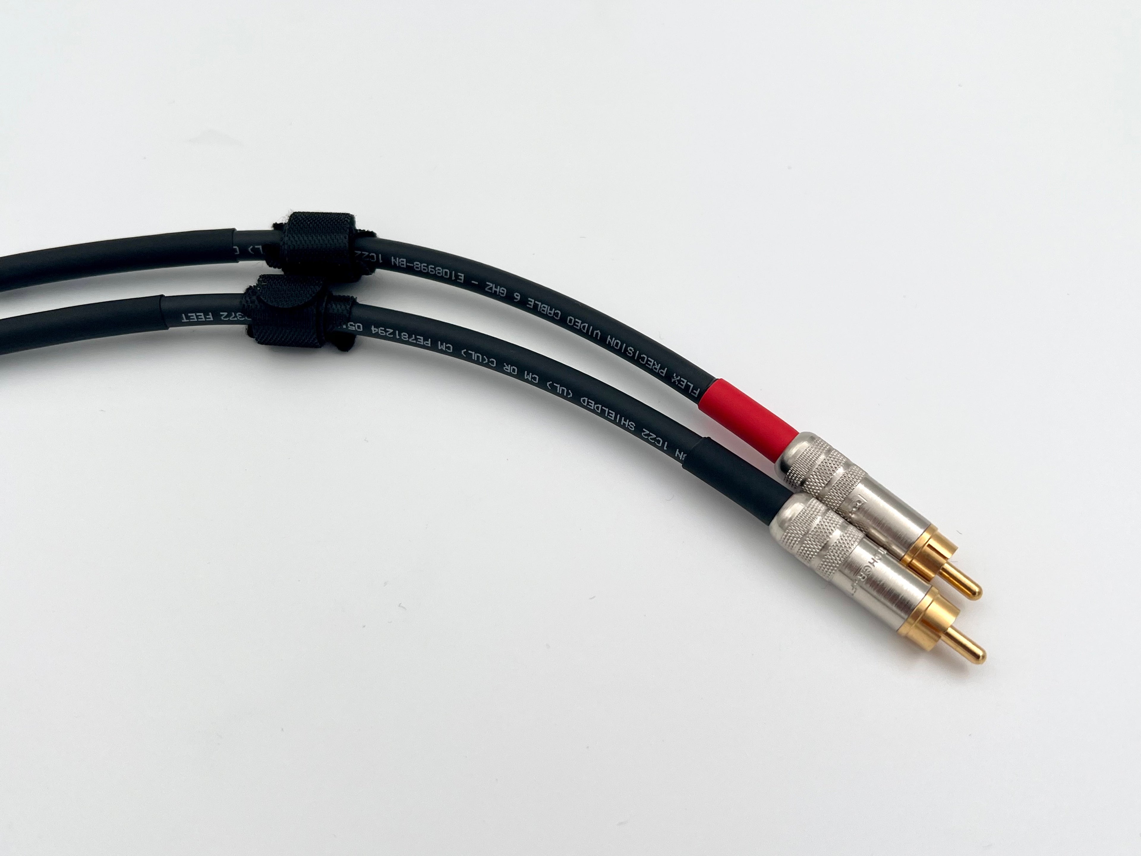 Belden 1505F Stereopaar mit Switchcraft RCA-Steckern